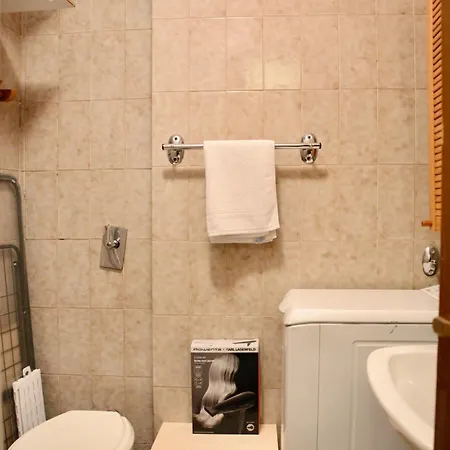 Hostdomus - Grey Mono Apartment Sestriere
